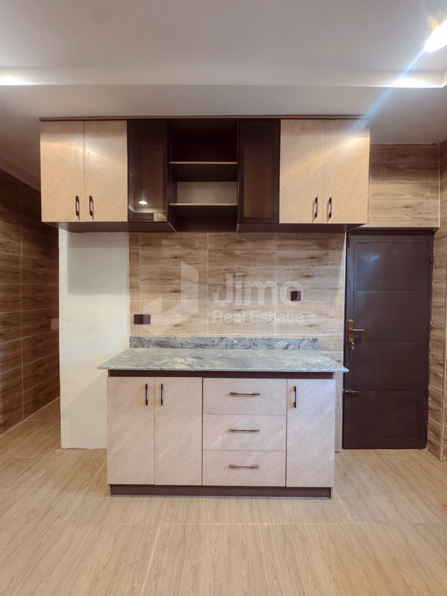 Kitchen cabinets and granite worktop